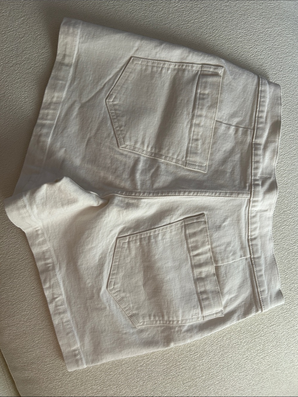 The denim Emmet short in tile white - Picture 8 of 8